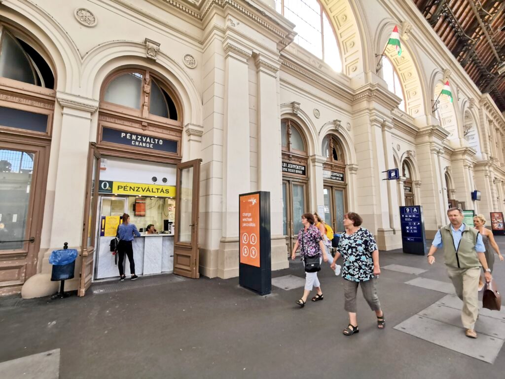 Valutaváltó Keleti Pályaduvar 6. peron